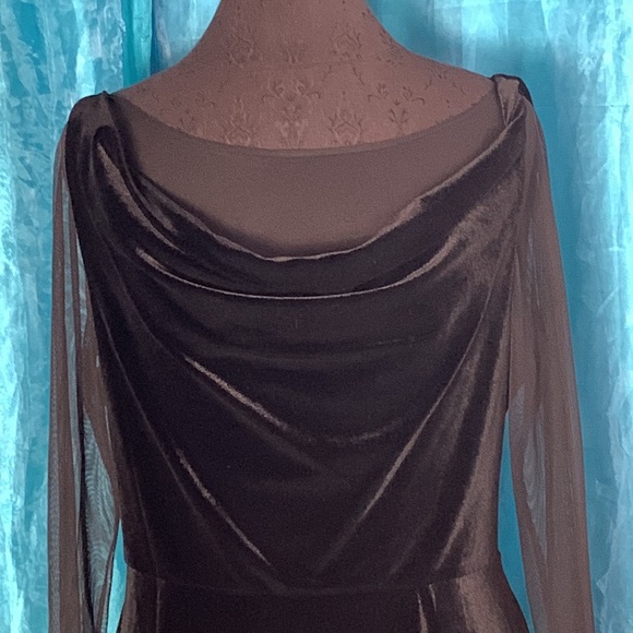 NWT - DKNY Velvet over mesh velvet dress (14) - Picture 4 of 5